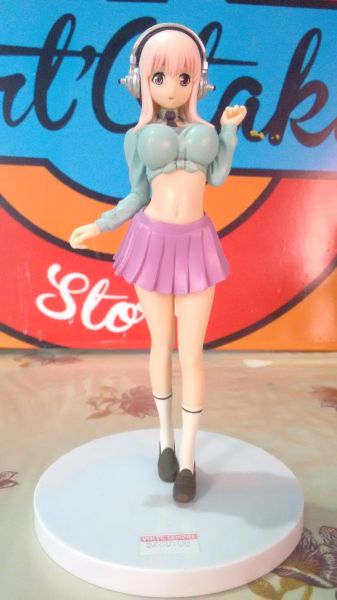 Super Sonico colegial